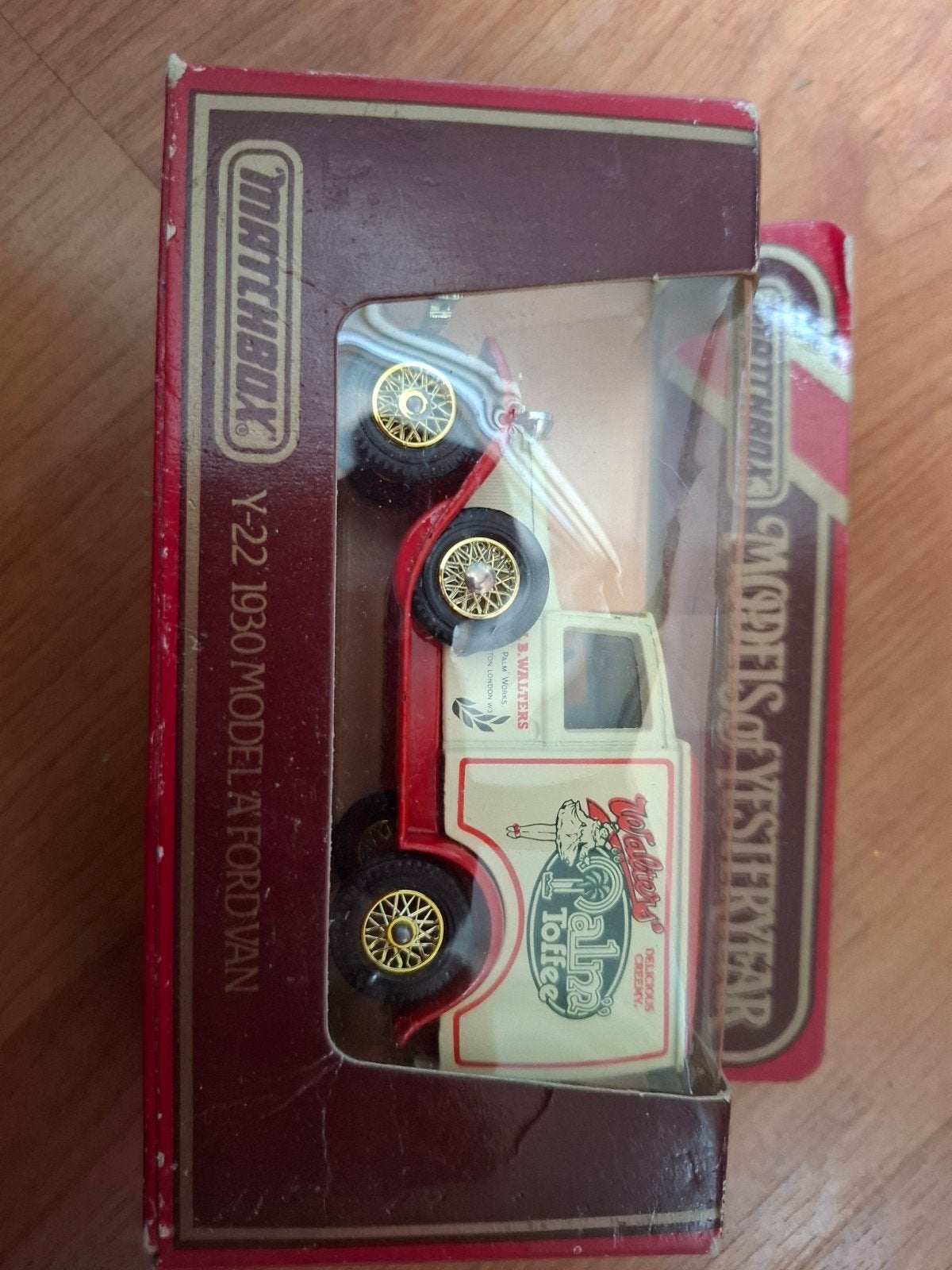models of yesteryear 
y22 1930 model a ford van palm toffee, Ophalen, Auto, Overige merken