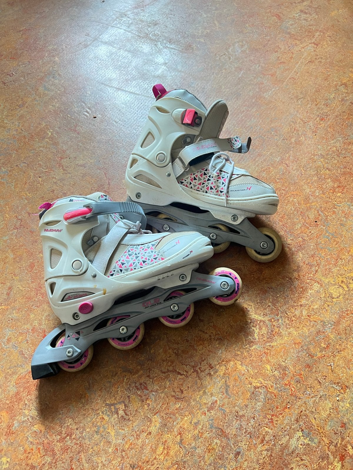 Nijdam Verstelbare Inline Skates - Maat 38-41, Ophalen, Gebruikt