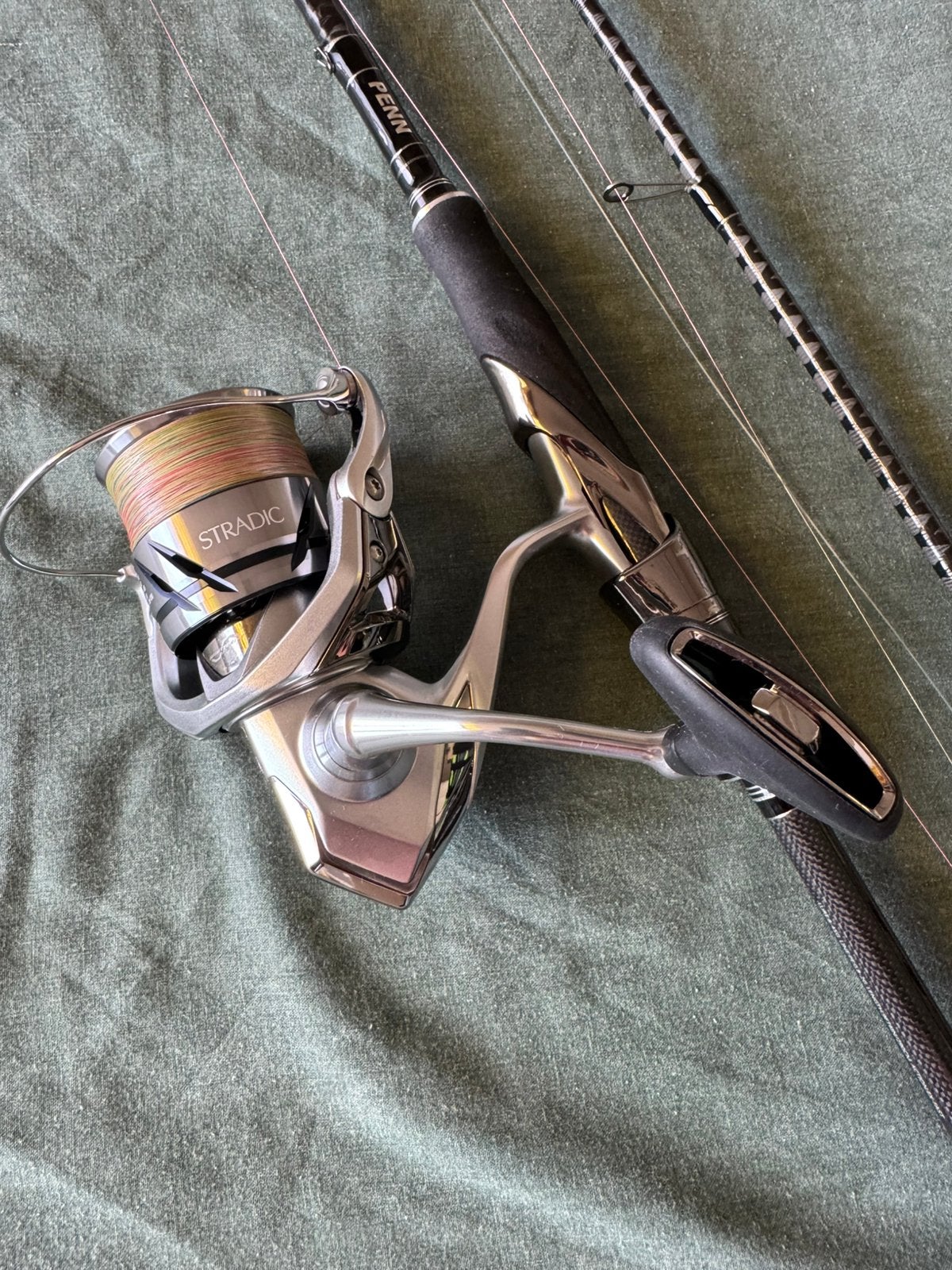 Mooie Penn conflict elite snoekbaars/zeebaars set, Ophalen, Zo goed als nieuw, Complete set