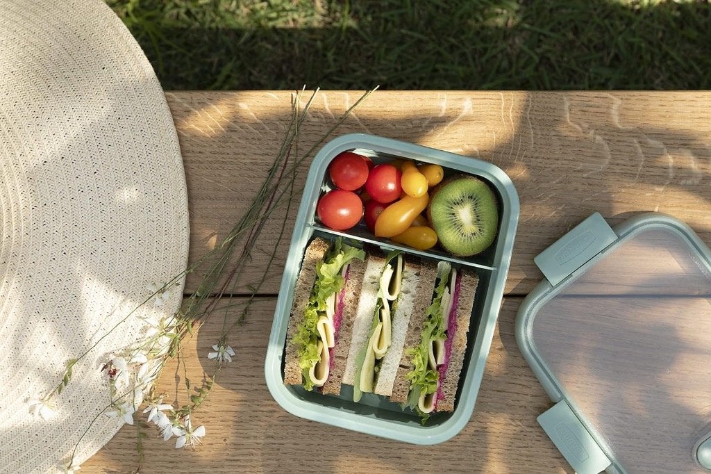 Curver smart to go eco lunchbox 1,2L + bestekset + sauscup, Kunststof, Nieuw, Ophalen of Verzenden, Overige merken