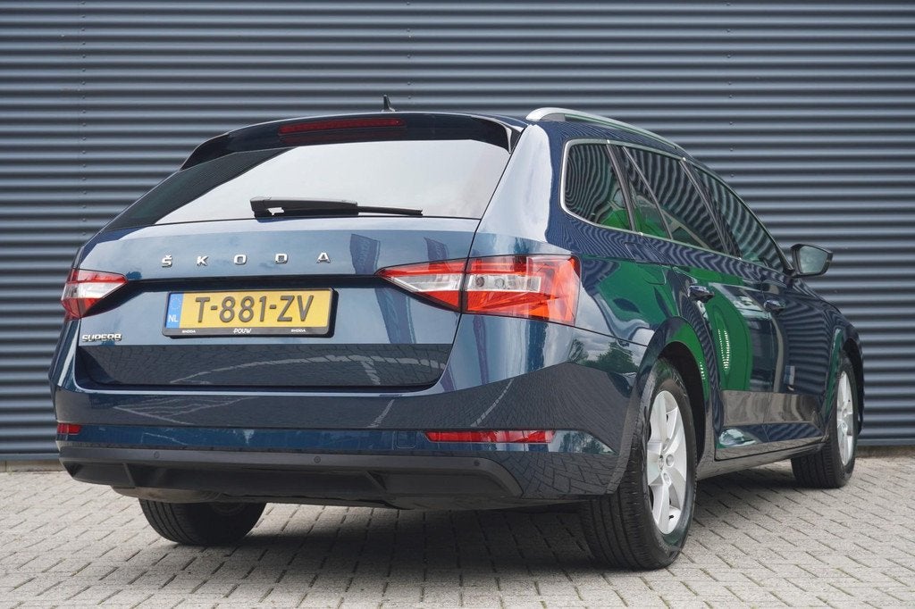 Skoda Superb Combi 1.5 TSI 150pk DSG ACT Business Edition |, 12 maanden, Stof, 4 cilinders, Blauw