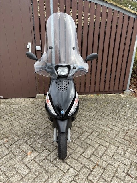 Piaggio Zip scooter, prachtige staat 25km, Fietsen en Brommers, Scooters | Piaggio, Ophalen, Info@piaggio.com, Piaggio, Zip