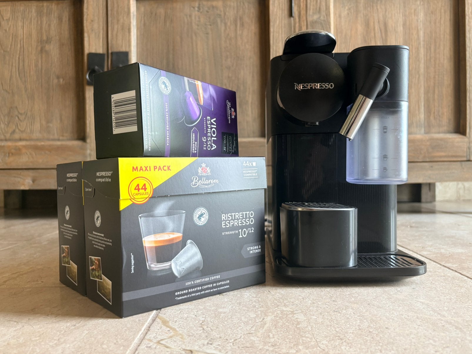 DE LONGHI Nespresso Lattissima One, Witgoed en Apparatuur, Koffiezetapparaten, Ophalen, Koffiepads en cups, Koffiemachine, Zo goed als nieuw