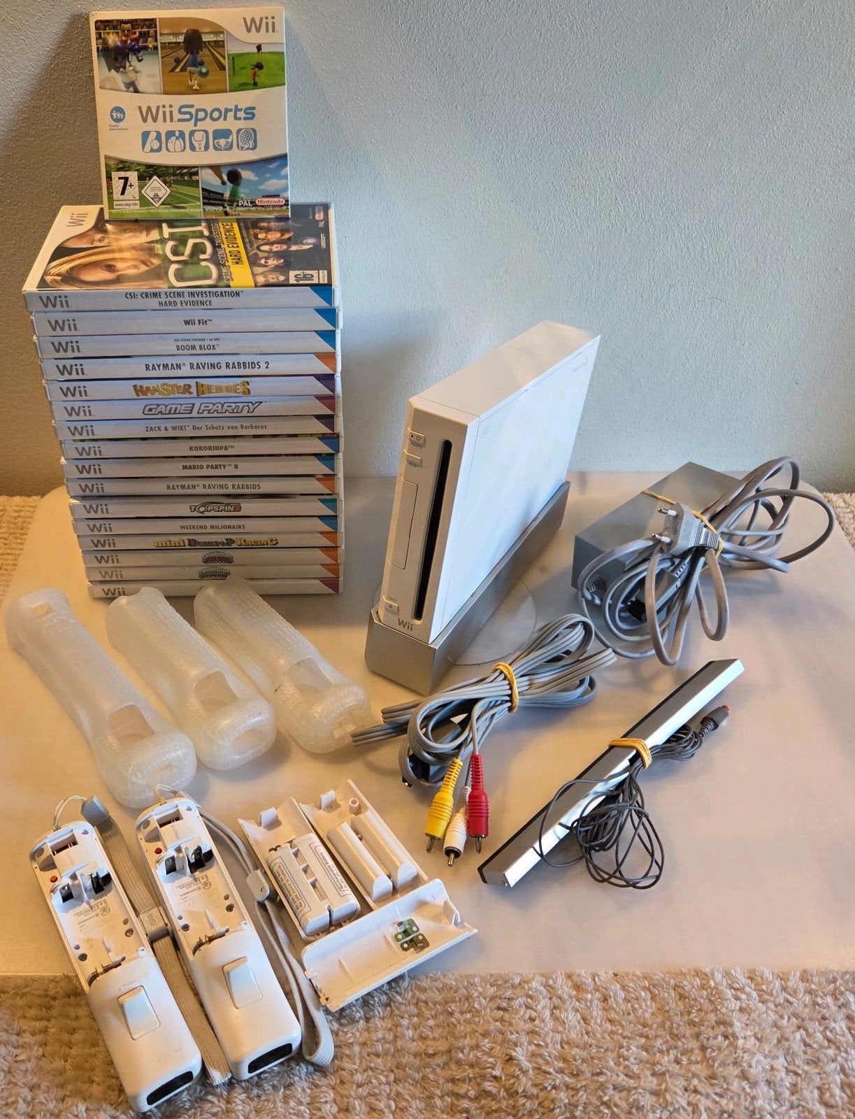 Nintendo Wii + 2 Controllers + 17 Games, Verzenden, N, N, N