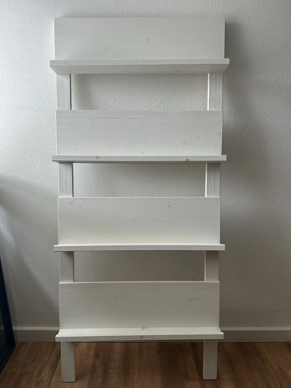 Wit houten wandrek met 4 planken, Ophalen, Met plank(en), Gebruikt, Grenenhout
