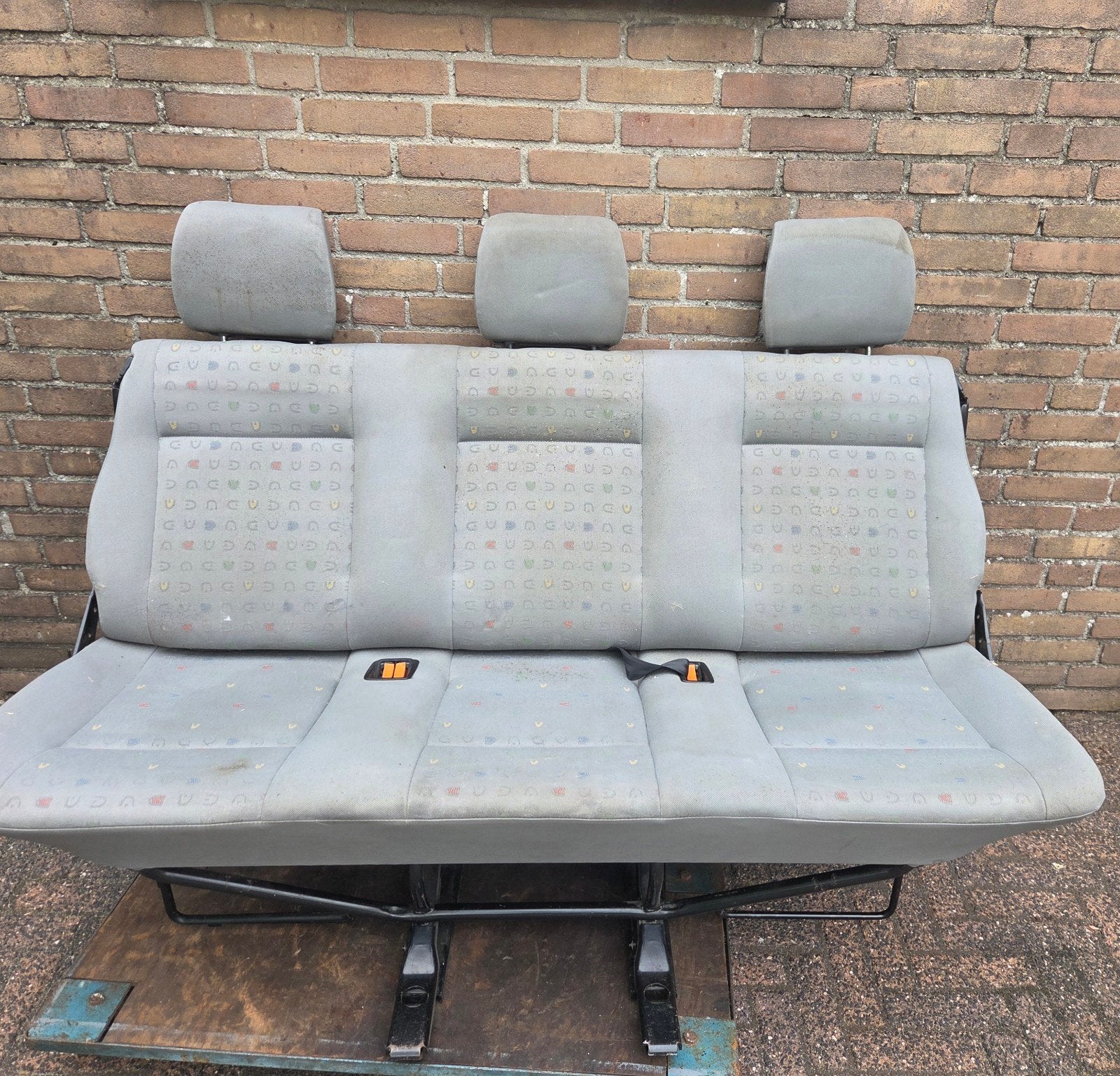 Volkswagen T4 bank 3 zits achterbank.
camper / camper, Auto-onderdelen, Ophalen, Gebruikt, Volkswagen