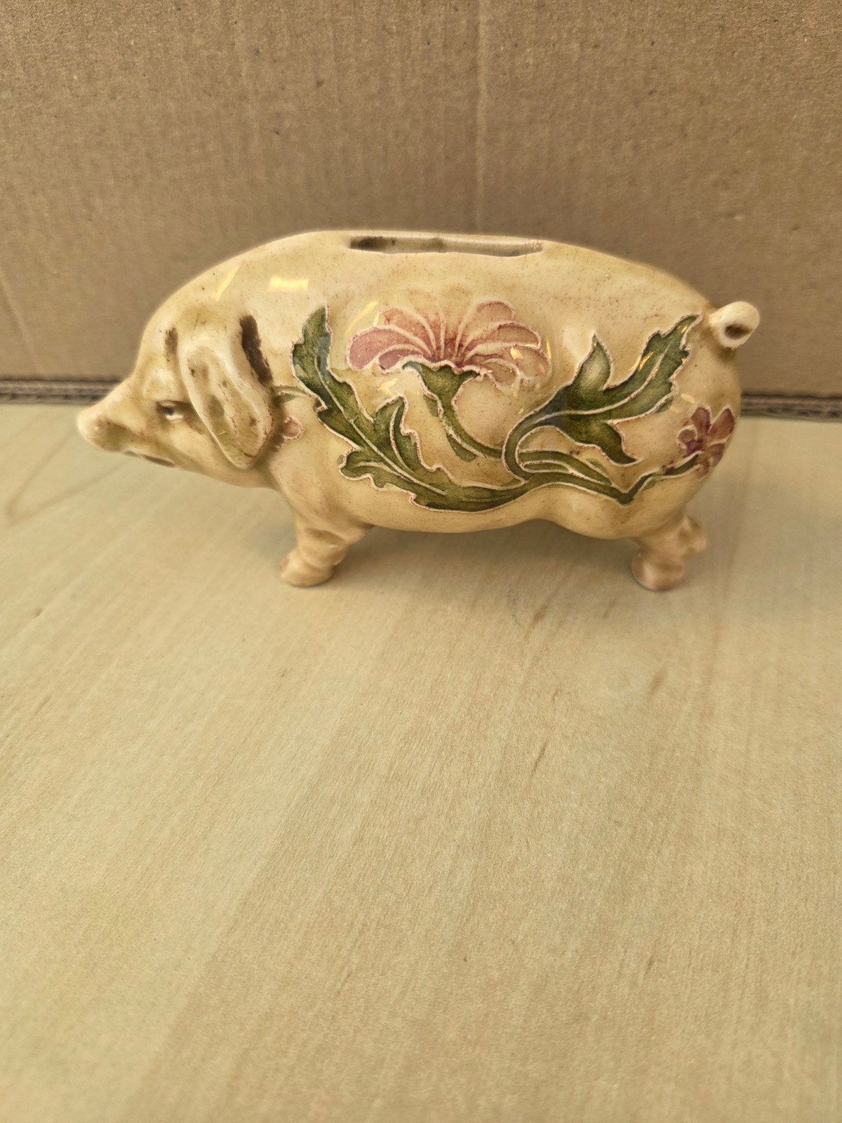 Vintage spaarvarken met bloemmotief, Ophalen of Verzenden, Gebruikt, Steen, Aardewerk of Keramiek, Dier