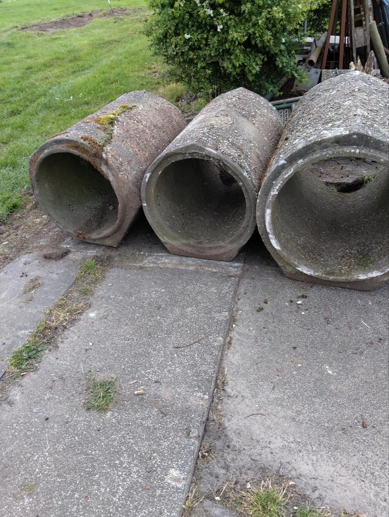 Gratis af te halen Beton kuip en betonbuizen, Doe-het-zelf en Verbouw, Buizen en Afvoer, Ophalen, Minder dan 2 meter, 80 mm of meer