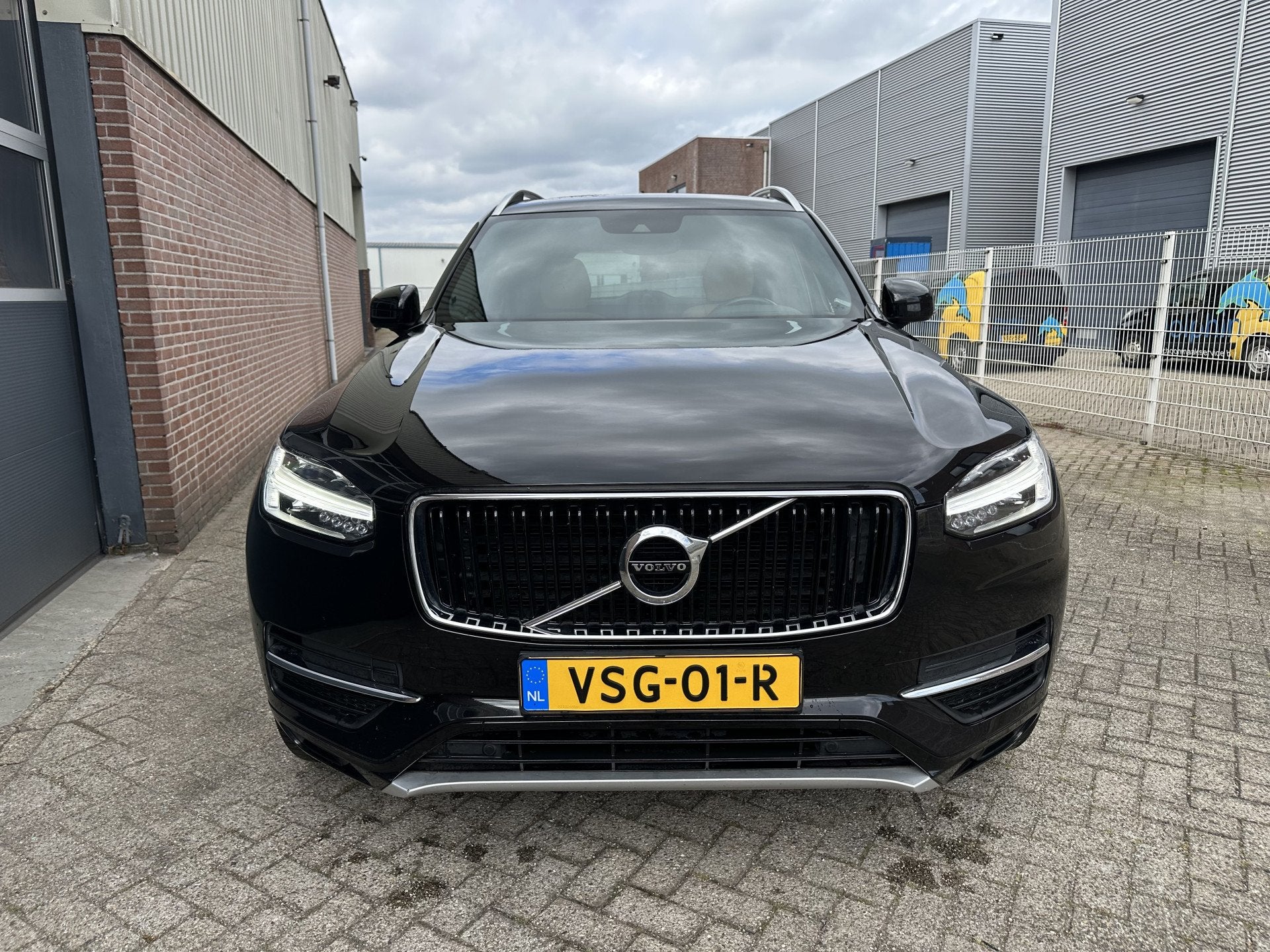 Volvo XC90 D5 AWD Aut. Grijs kenteken Pano,Navi,Leer,Camera,, Gebruikt, 4 cilinders, 1969 cc, 1912 kg