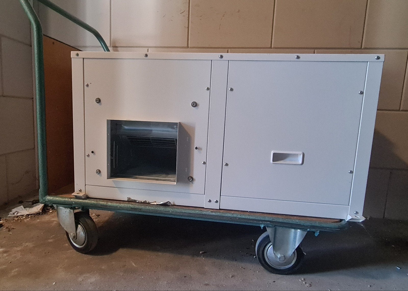 Kanaal Airco / Luchtbehandelingsunit / HVAC-unit – Werkend, Ophalen, Timer, 3 snelheden of meer, Zo goed als nieuw