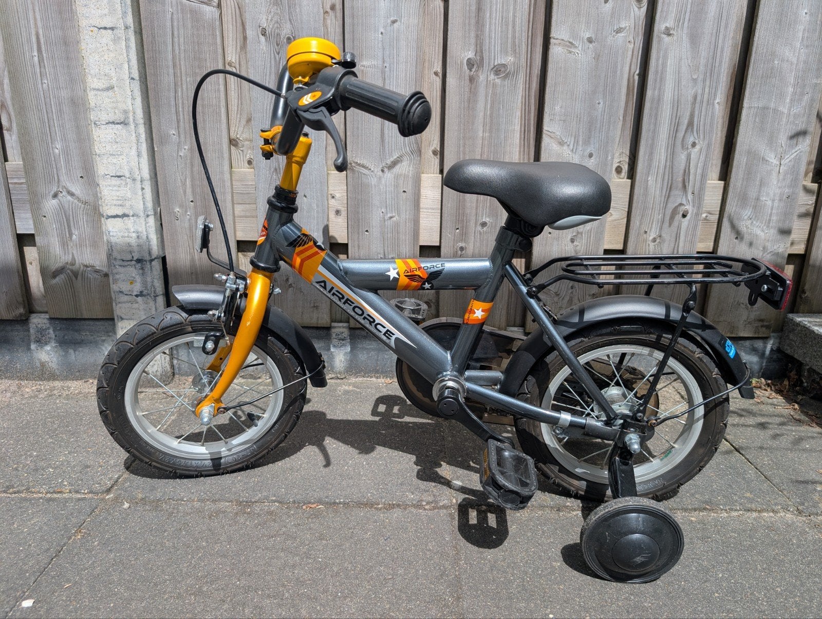 Zeer nette jongensfiets 12 inch met zijwielen, Ophalen, Zo goed als nieuw, Minder dan 16 inch, Zijwieltjes