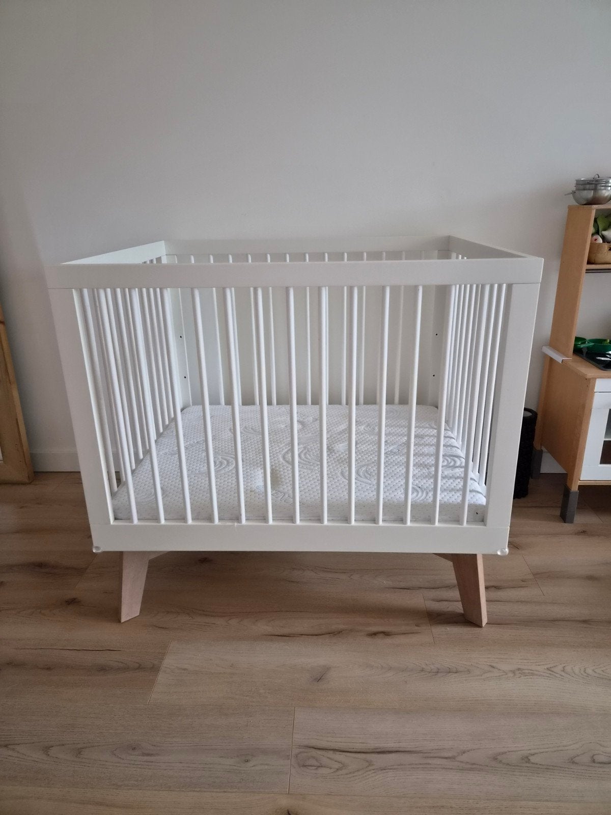 kidsmill box sixties wit matig naturel met matras, Ophalen, Zo goed als nieuw, Rechthoekig, In hoogte verstelbaar