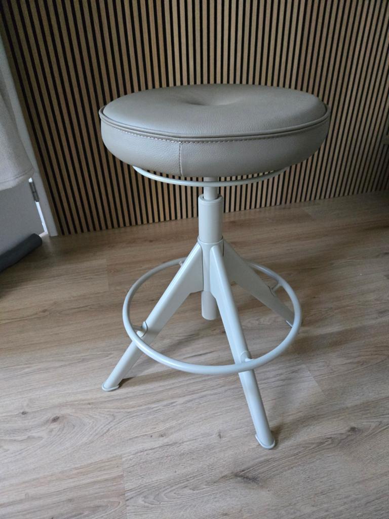 Ikea kruk beige, Ophalen, Zo goed als nieuw, Hout