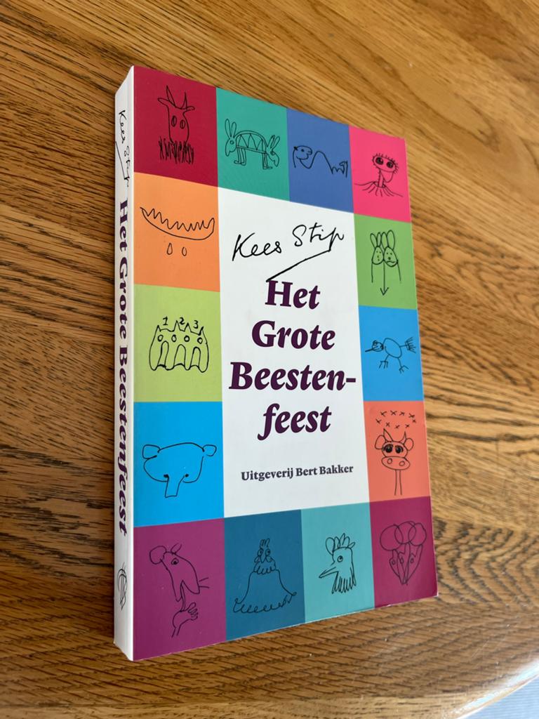 Het Grote Beestenfeest - Kees Stip (Verzamelbundel), Boeken, Ophalen of Verzenden, Zo goed als nieuw, Fictie algemeen