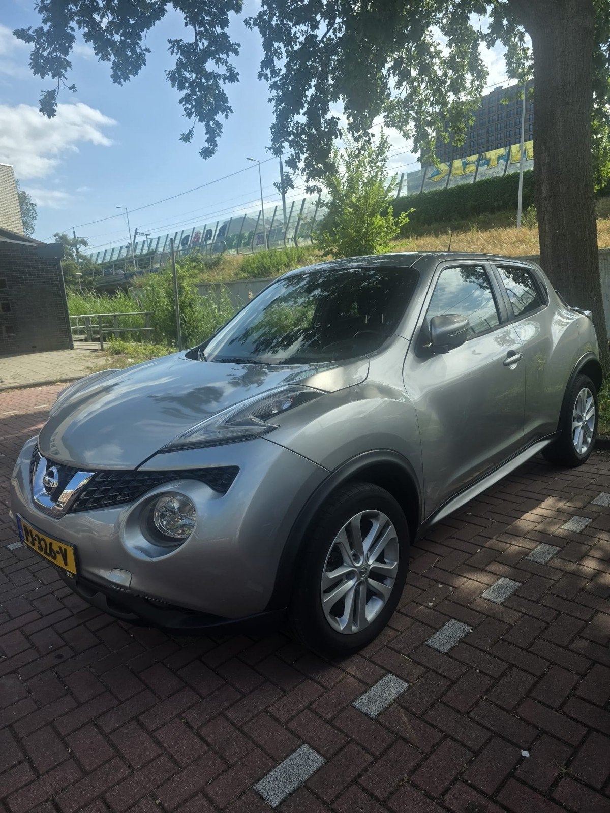 Nissan Juke 1.6L 117pk CVT 2WD 2016 Grijs, Auto's, Nissan, 4 cilinders, 49 €/maand, Particulier, SUV of Terreinwagen
