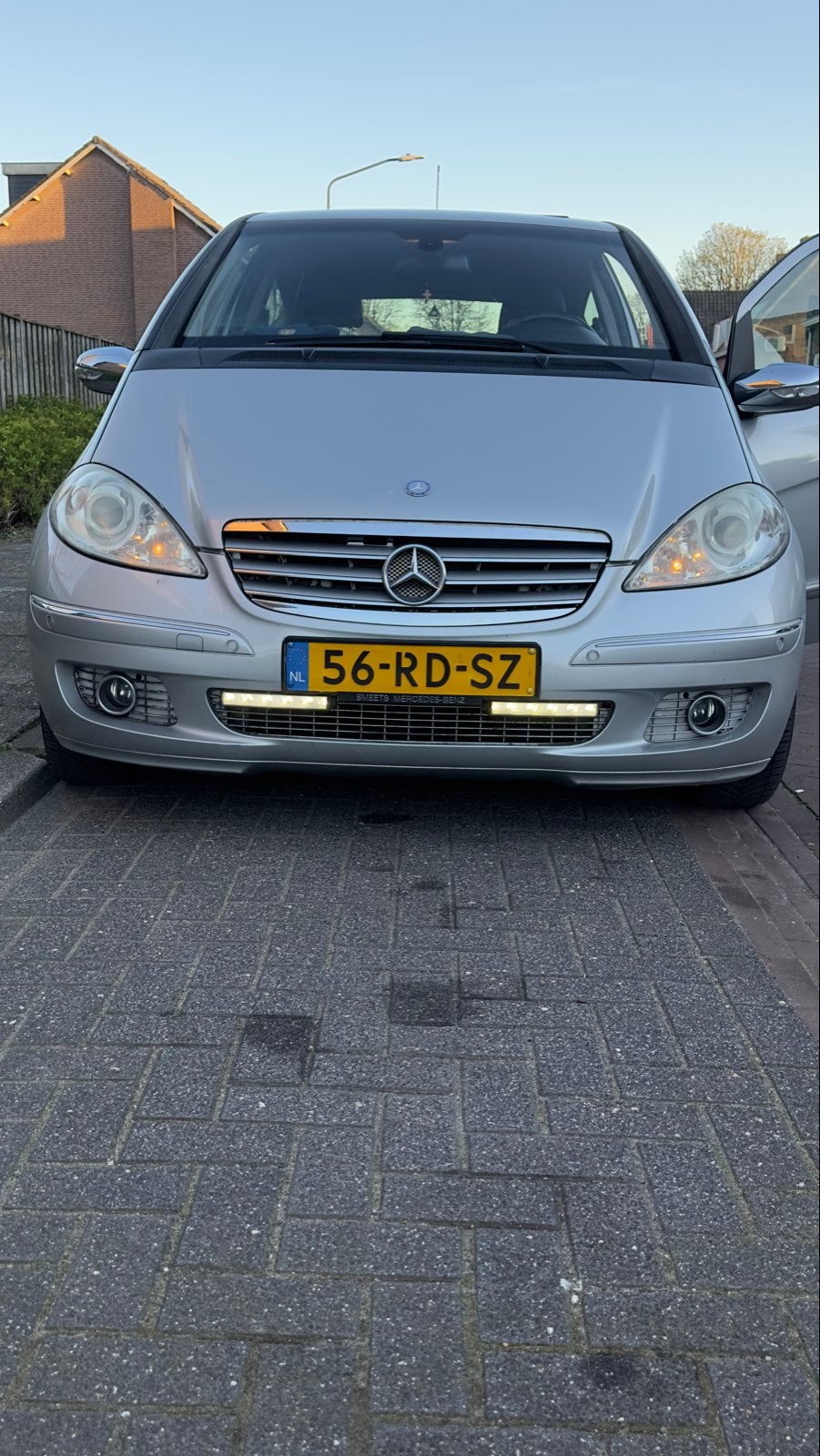 Mercedes-Benz A-Klasse 1.7 A170 3DRS AUT 2005 Grijs, Auto's, Mercedes-Benz, 1160 kg, 4 cilinders, 400 kg, 49 €/maand