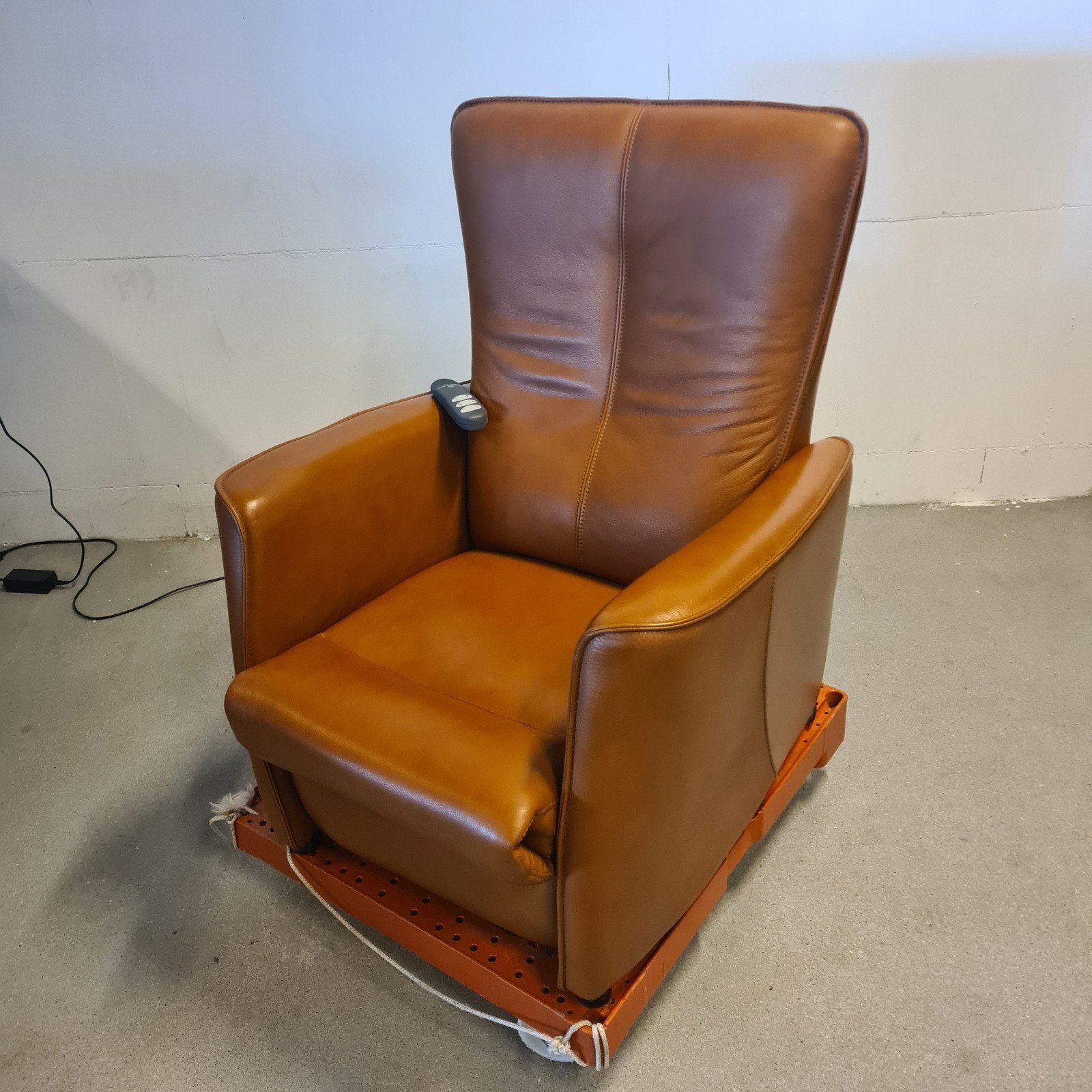 Sta op stoel Prominent bruin leer, Huis en Inrichting, Stoelen, Ophalen, Gebruikt, Bruin, Leer