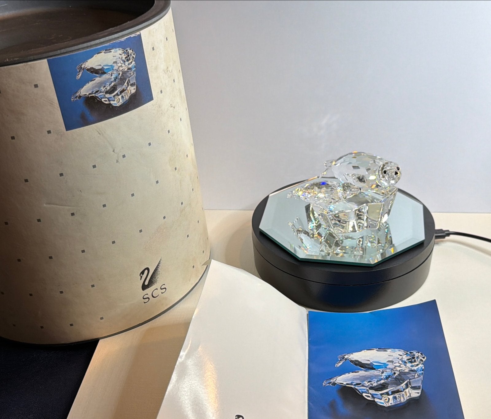 Swarovski SCS Jaarstuk 1991 "Save Me" - De Robben, Ophalen of Verzenden, Zo goed als nieuw, Figuurtje