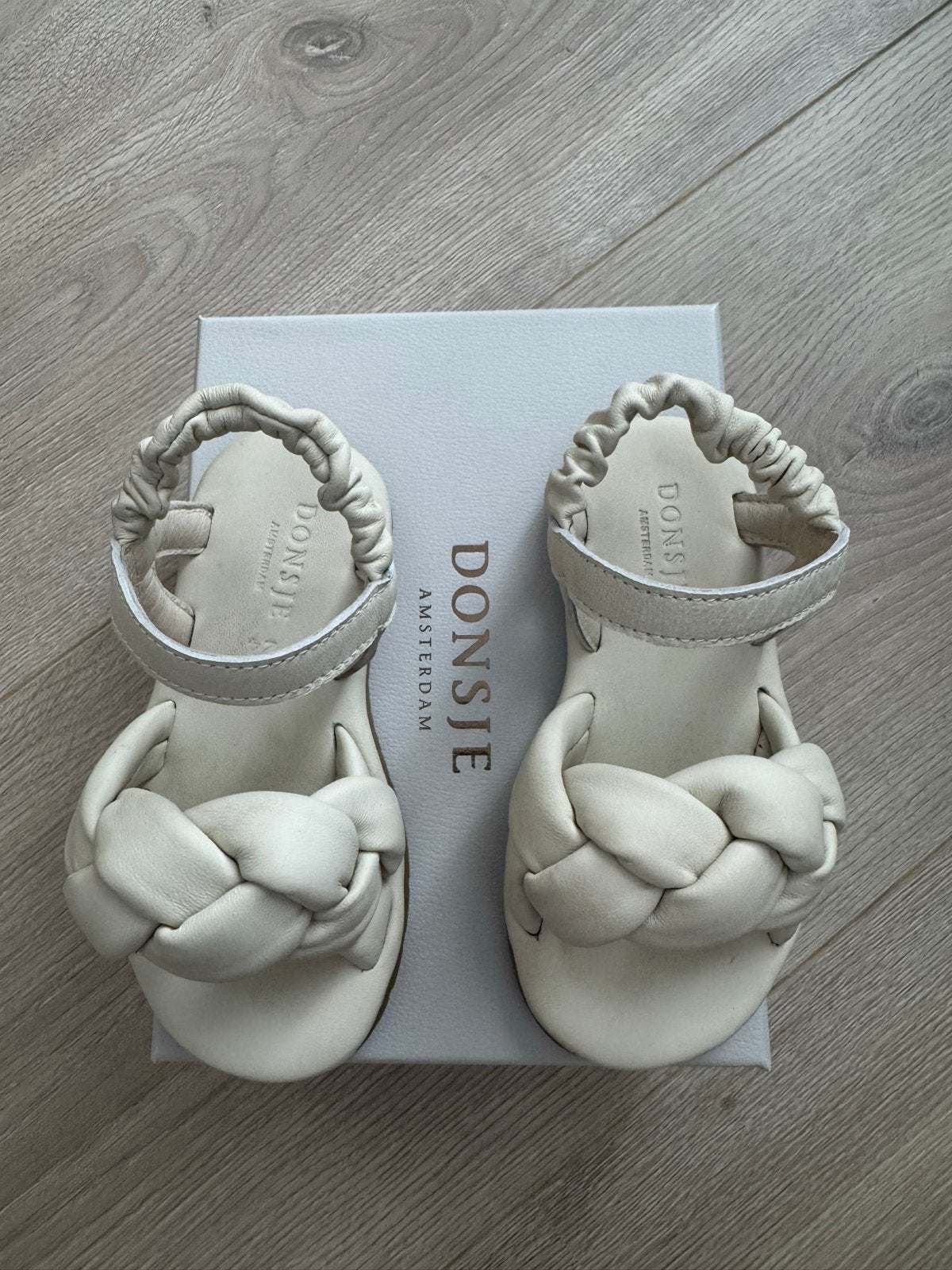 Donsje Benz sandalen crème leer maat 24 (valt als 23) NIEUW, Kinderen en Baby's, Ophalen of Verzenden, Nieuw, Meisje, Schoenen