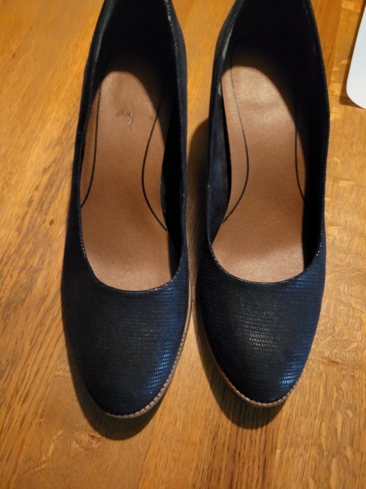 Donkerblauwe pumps, maat 40, in goede staat, Ophalen of Verzenden, Gedragen, Blauw, Pumps