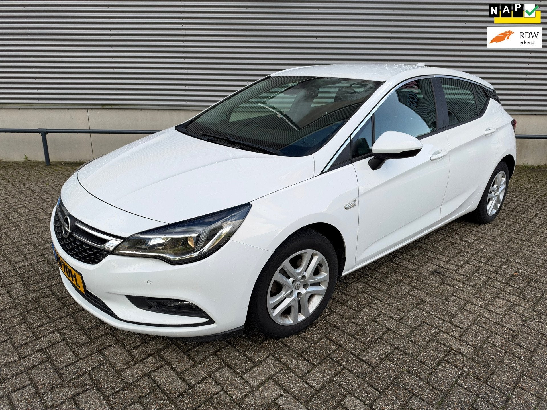 Opel Astra 1.0 Online Edition, Auto's, Gebruikt, 610 kg, Origineel Nederlands, Bedrijf