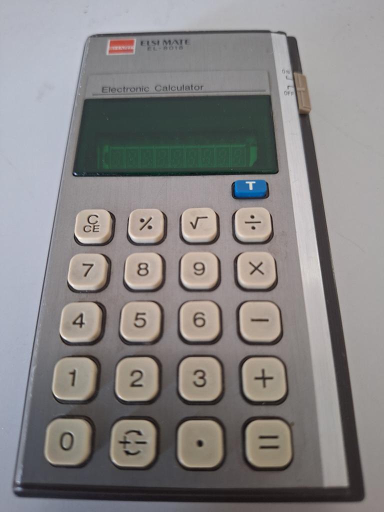 Vintage rekenmachine: Sharp EL-8018 uit 1976, Diversen, Ophalen of Verzenden, Gebruikt