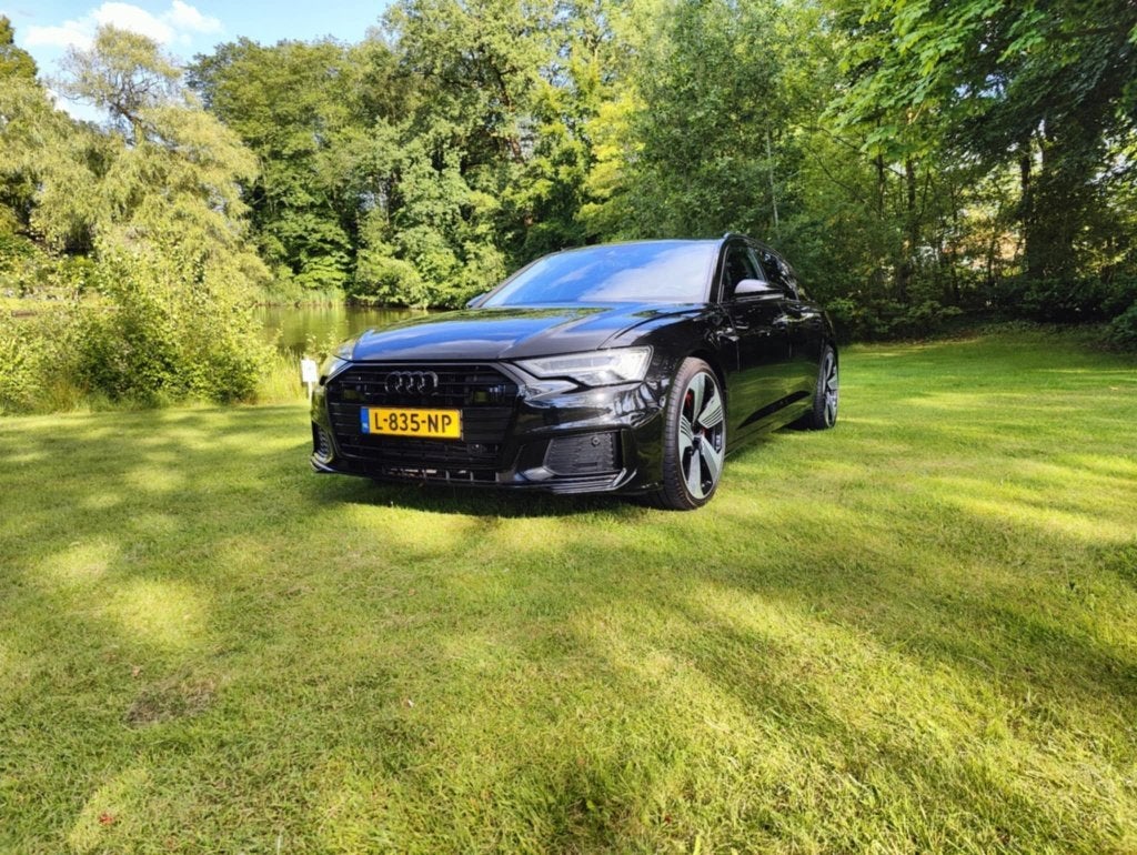 Audi A6 55 Tfsi e Quattro 367pk S Tronic 2021 Zwart, Auto's, Automaat, Euro 5, 77 km/l, Lichtsensor