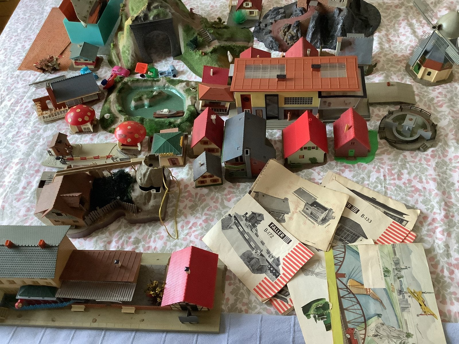 Grote collectie modelbouw huizen, gebouwen en landschap, Gebruikt, Gelijkstroom of Wisselstroom, Brug, Tunnel of Gebouw, Ophalen