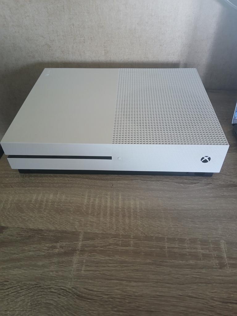 Xbox One S met 10 games en controller, Spelcomputers en Games, Games | Xbox One, Gebruikt, Ophalen of Verzenden, Eén computer