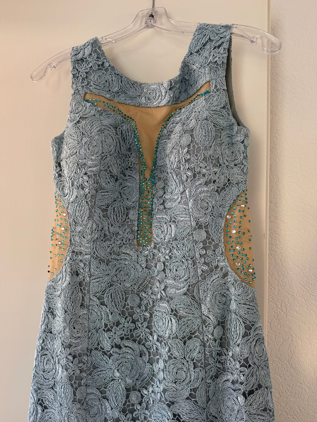 Elegante Feestjurk met Kant en Strass - Lichtblauw maat 40, Kleding | Dames, Galajurk, Blauw, Zo goed als nieuw, Ophalen