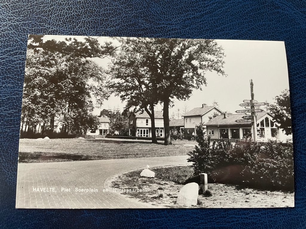 ansichtkaart van Havelte ; Piet Soerplein en Nutsspaarbank., Verzenden, 1960 tot 1980