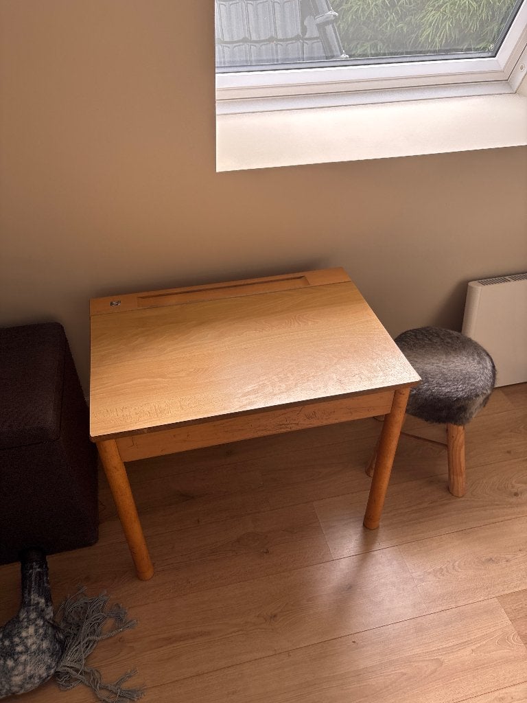 Oud schoolbureautje €10, Ophalen, Opbergruimte, Gebruikt, Hout