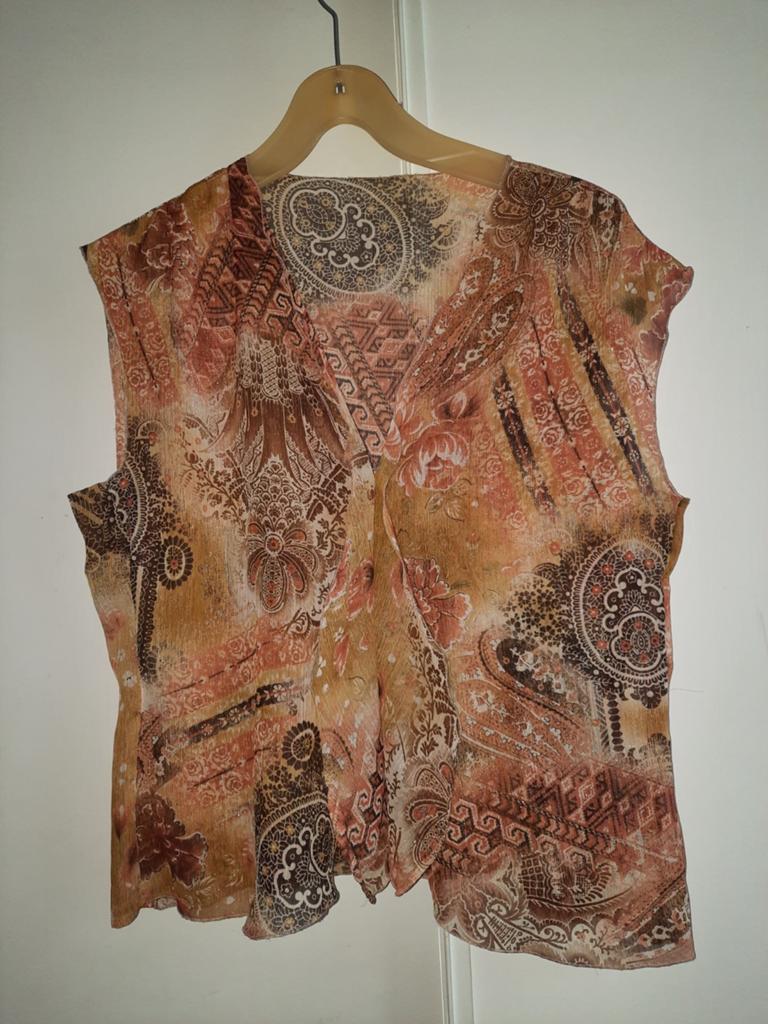 Flubber Zomer Top Maat 42-44, Kleding | Dames, Tops, Zo goed als nieuw, Maat 42/44 (L), Bruin, Zonder mouw, Ophalen of Verzenden