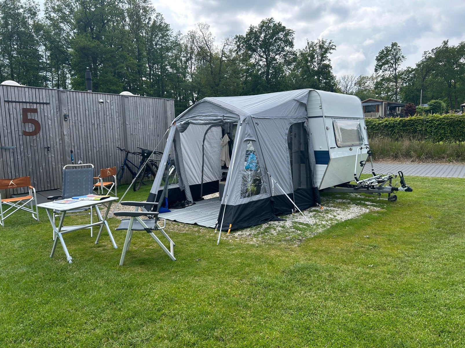 Retro Knaus comfort k310 uit 1977, Vast bed, Tot en met 2, Treinzit, 4 tot 5 meter