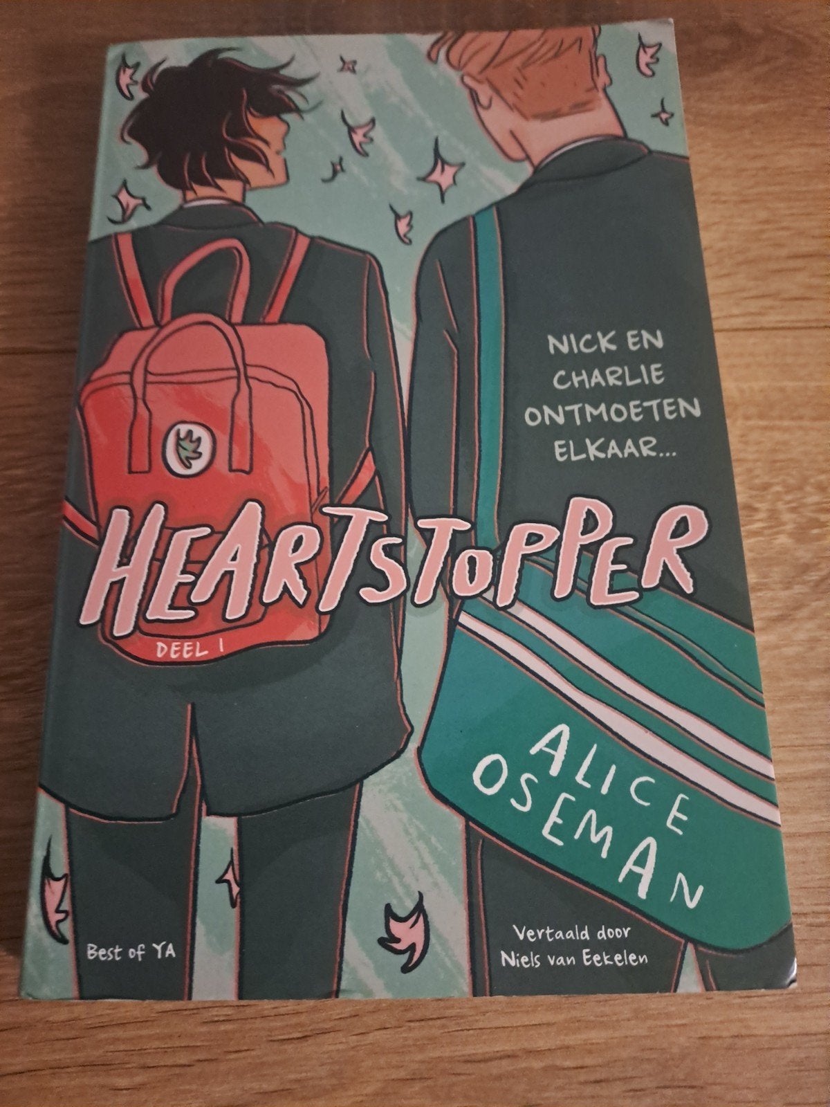 Heartstopper Deel 1 - Alice Oseman (Zo goed als nieuw), Boeken, Ophalen of Verzenden, Zo goed als nieuw, Alice Oseman, Europa overig