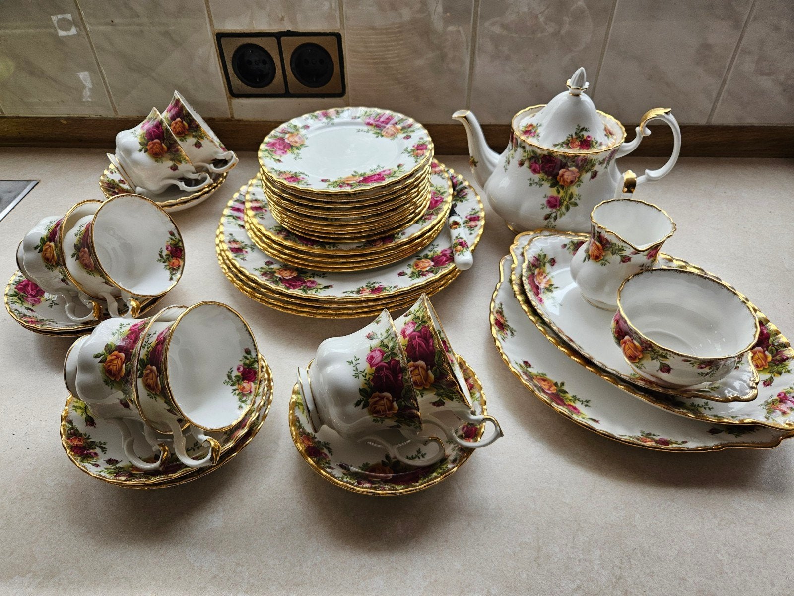Prachtig Royal Albert Old Country Roses servies, Ophalen, Klassiek, Zo goed als nieuw, Royal Albert