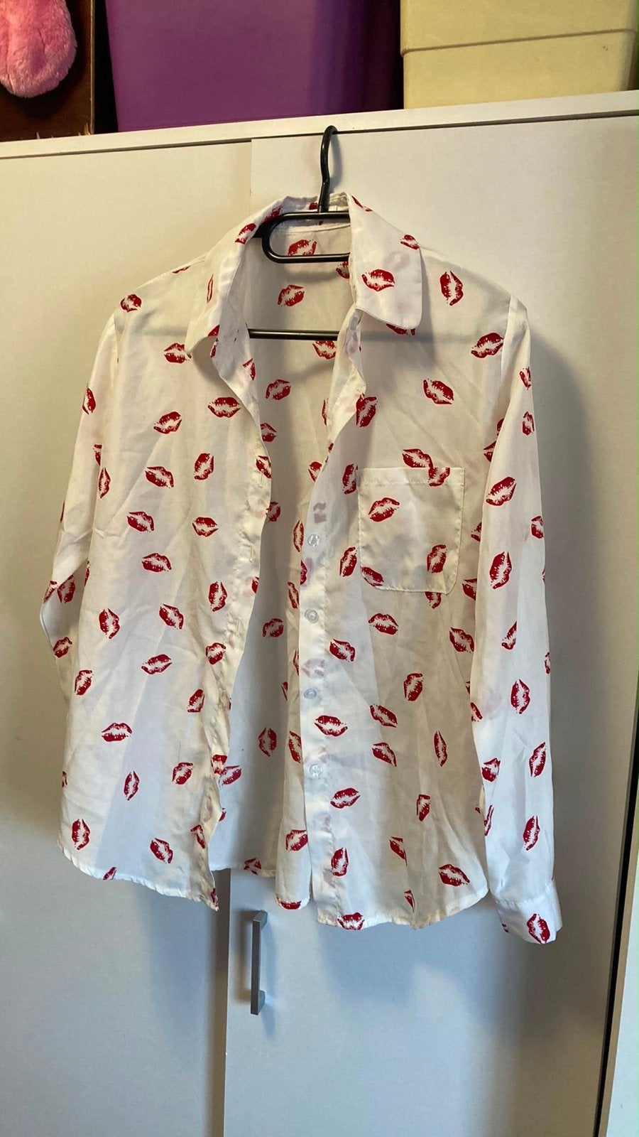Witte blouse met rode lippenprint, Wit, Ophalen of Verzenden, Zo goed als nieuw, Lange mouw