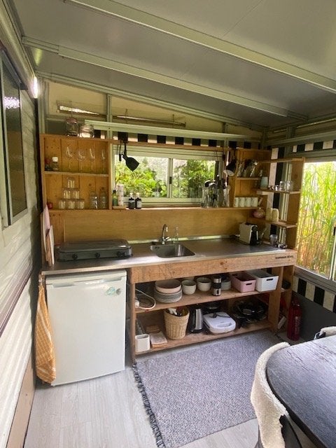 Houten keuken op maat voor tiny house, chalet of stacavavan, Ophalen, Zo goed als nieuw