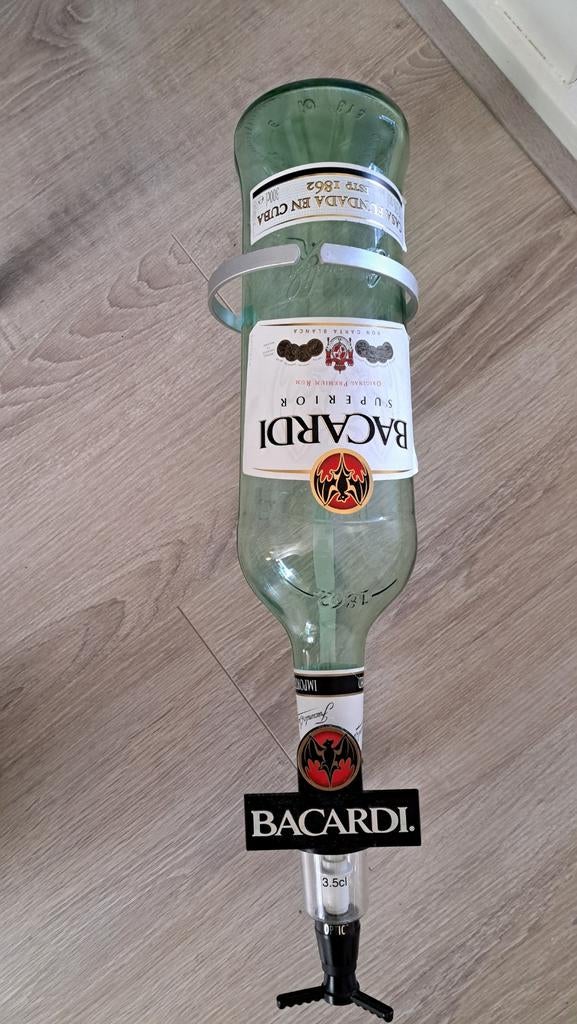 Bacardi non-drip houder met fles (leeg), Ophalen of Verzenden, Meerkleurig, Overige merken, Glas