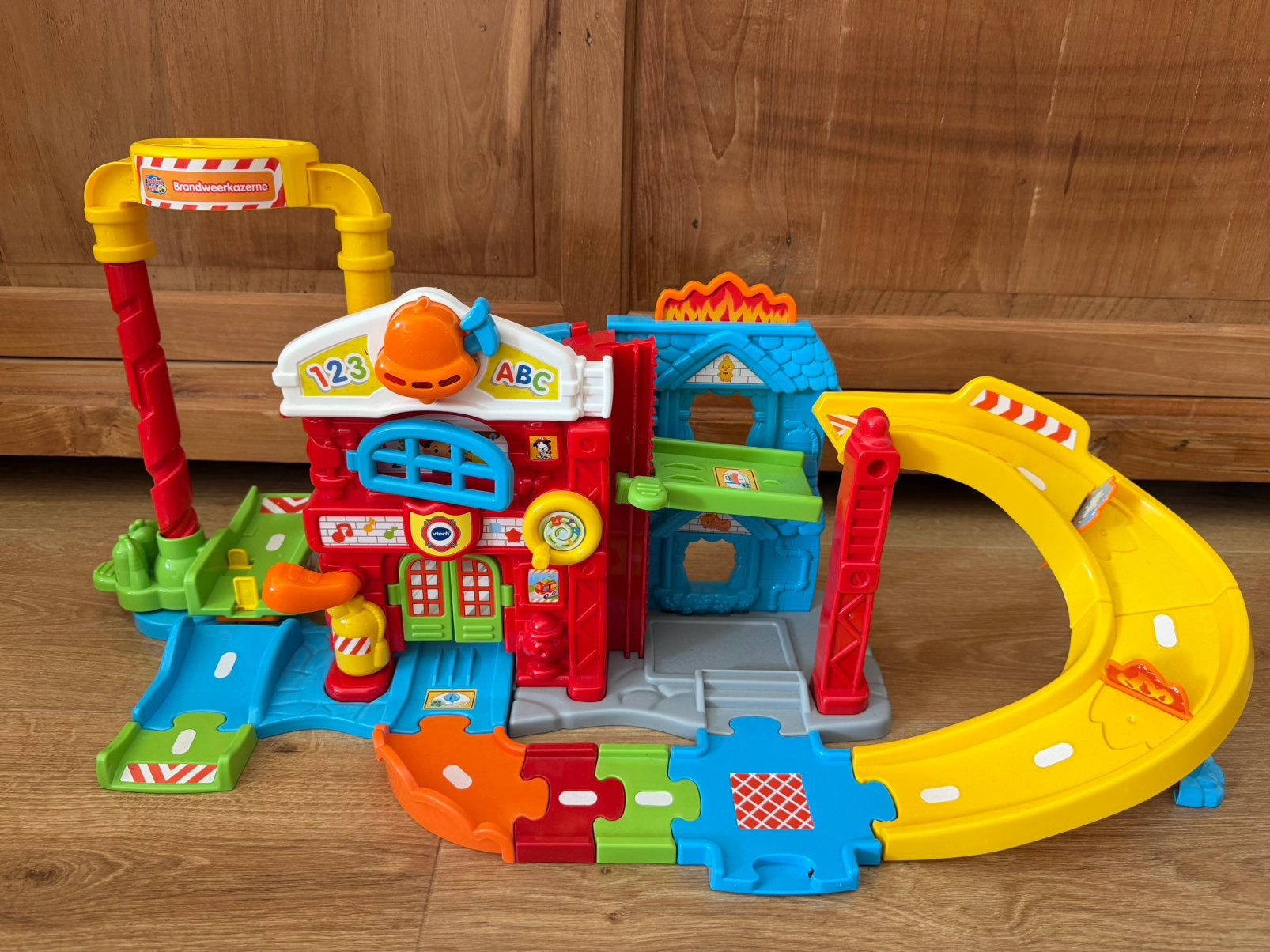 VTech Toet Toet Auto's Brandweerkazerne, Ophalen, Zo goed als nieuw, 2 tot 4 jaar