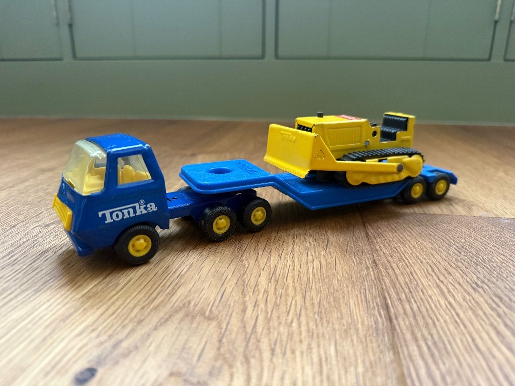 Tonka vrachtwagen met dieplader - retro vintage 70 80's, Ophalen of Verzenden, Gebruikt