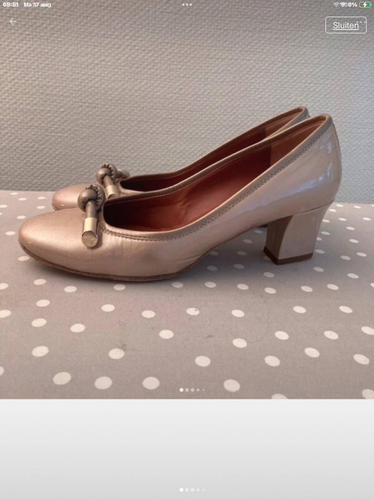 John Grey Zandkleurige Leren Pumps Maat 40, Pumps, Verzenden, Beige, Zo goed als nieuw