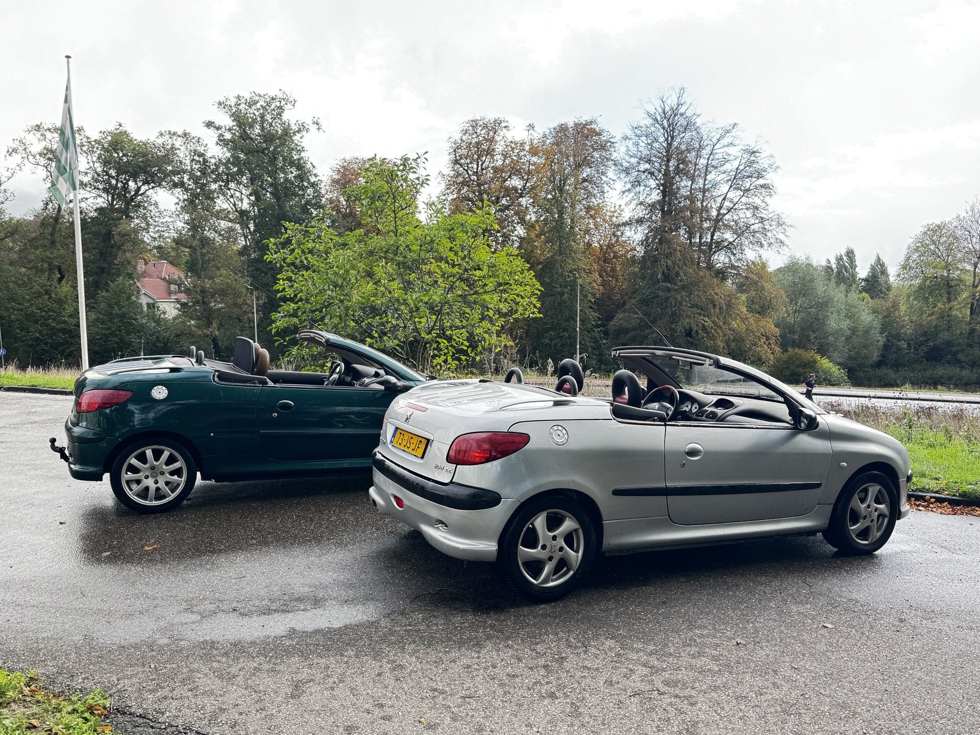 Peugeot 206 CC 1.6-16V cabrio, ( 2x ! ) (bj 2002), Auto's, Voorwielaandrijving, Gebruikt, 4 cilinders, Cabriolet