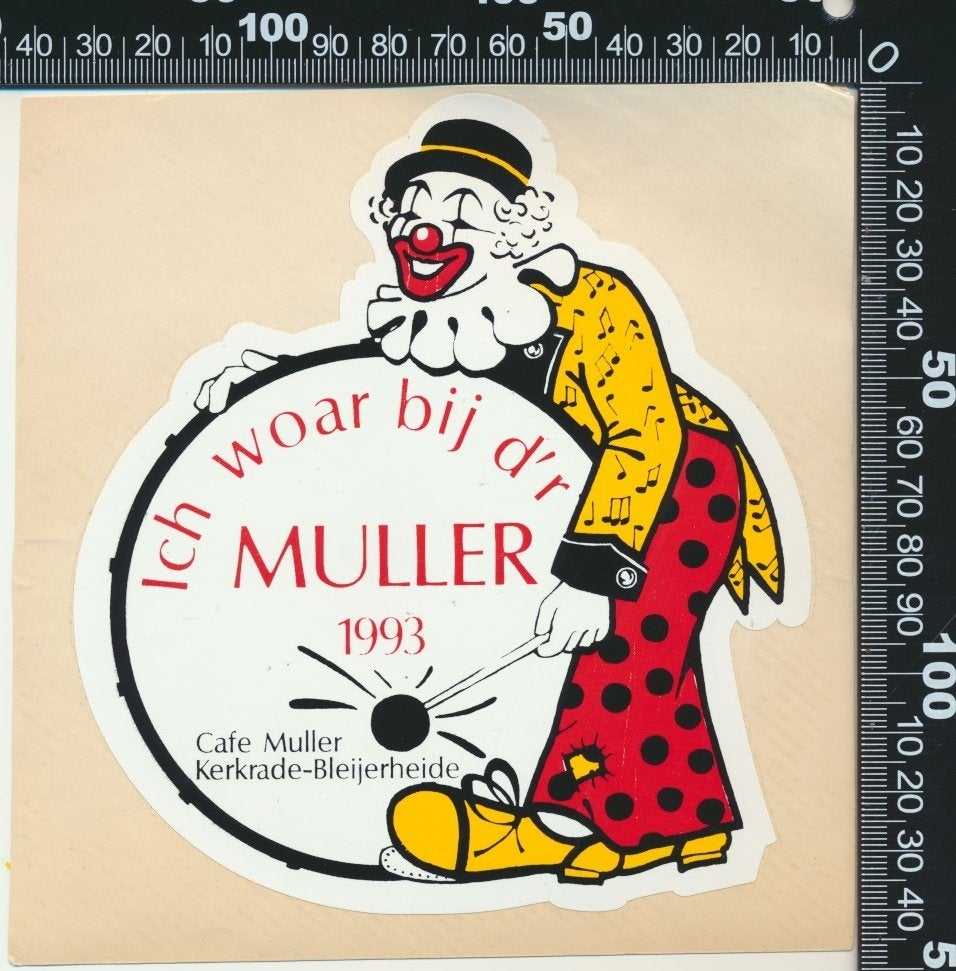Sticker: Cafe Muller - Carnaval 1993 - Kerkrade Bleijerheid, Ophalen of Verzenden, Zo goed als nieuw, Bedrijf of Vereniging