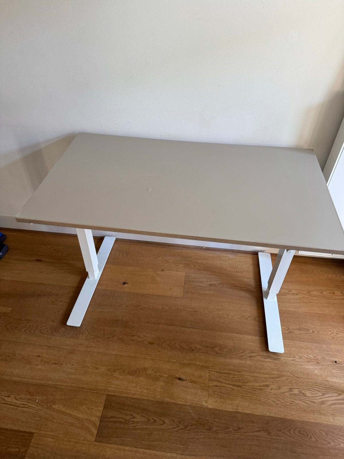 Adjustable Desk - IKEA: SKARSTA / Zit-sta bureau, Ophalen, Zit-sta bureau, Spaanplaat of MDF, In hoogte verstelbaar