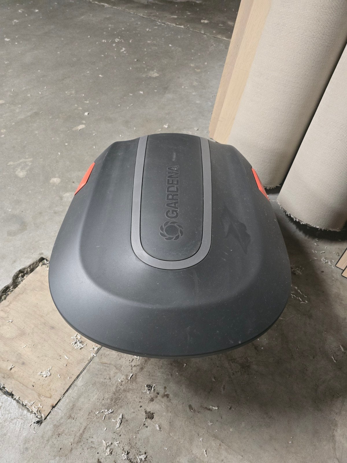 Gardena Garagebox voor robotmaaier - Zo goed als nieuw, Tuin en Terras, Robotmaaiers, Ophalen of Verzenden, Zo goed als nieuw