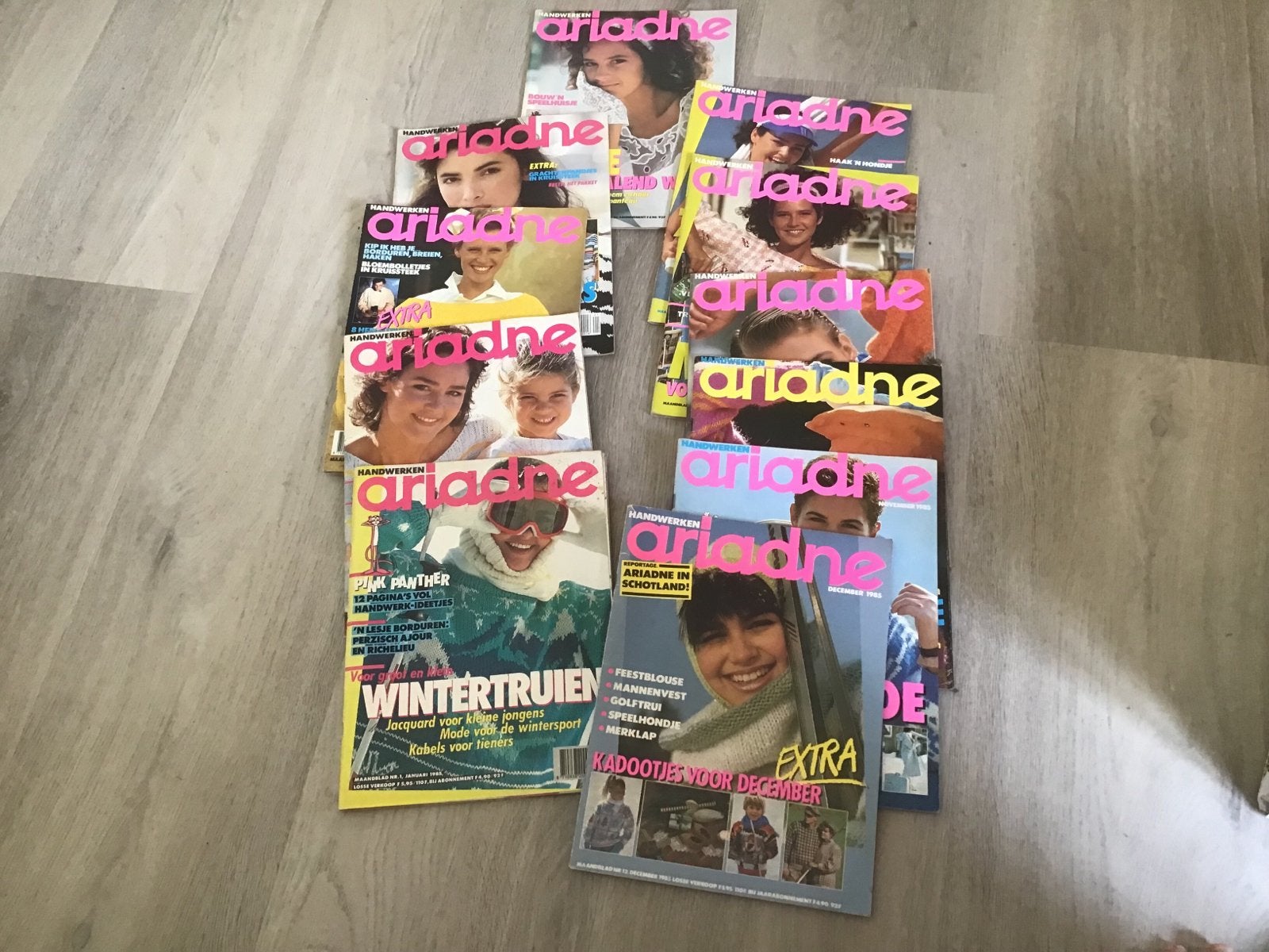 Ariadne jaargang 1985 compleet met inlegvellen, Boeken, Ophalen of Verzenden, Zo goed als nieuw, Damesbladen