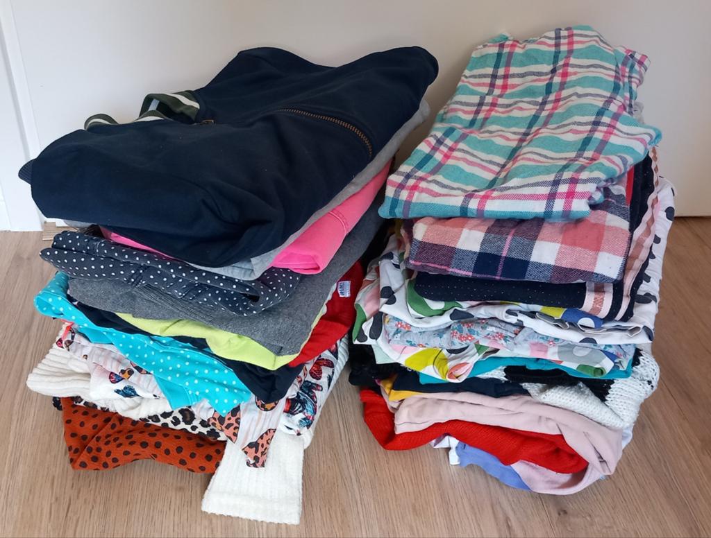 Groot kledingpakket meisje maat 134 (42 stuks), Ophalen of Verzenden, Gebruikt, Maat 134