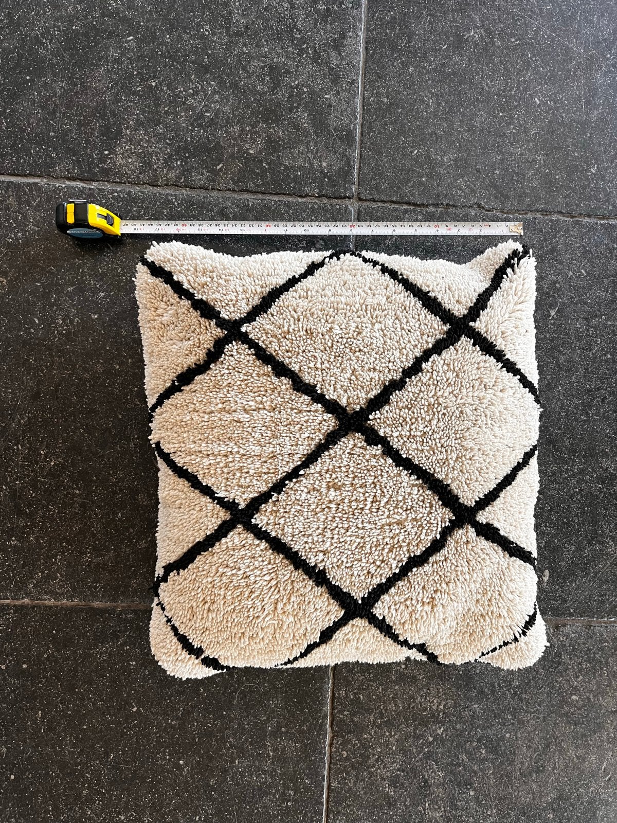 By boo kussen met zwart ruitpatroon - Zo goed als nieuw, Huis en Inrichting, Ophalen, Overige merken, Meerkleurig, Met print