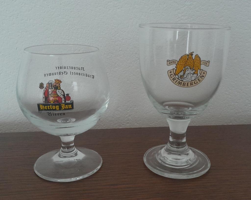 Twee bierglazen: Hertog Jan en Grimbergen, Verzamelen, Ophalen, Zo goed als nieuw, Glas of Glazen, Hertog Jan